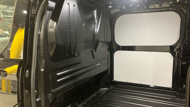 Ford Transit Custom E-320 L1 Rwd 100kW 65kWh H1 Van Limited Auto